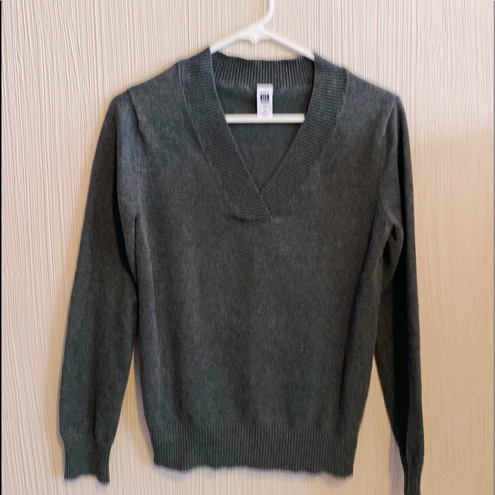 Gap V Neck Sweater